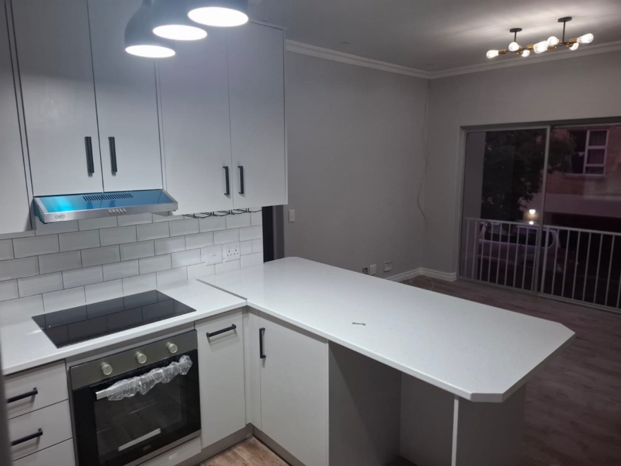 2 Bedroom Property for Sale in Oakglen Western Cape